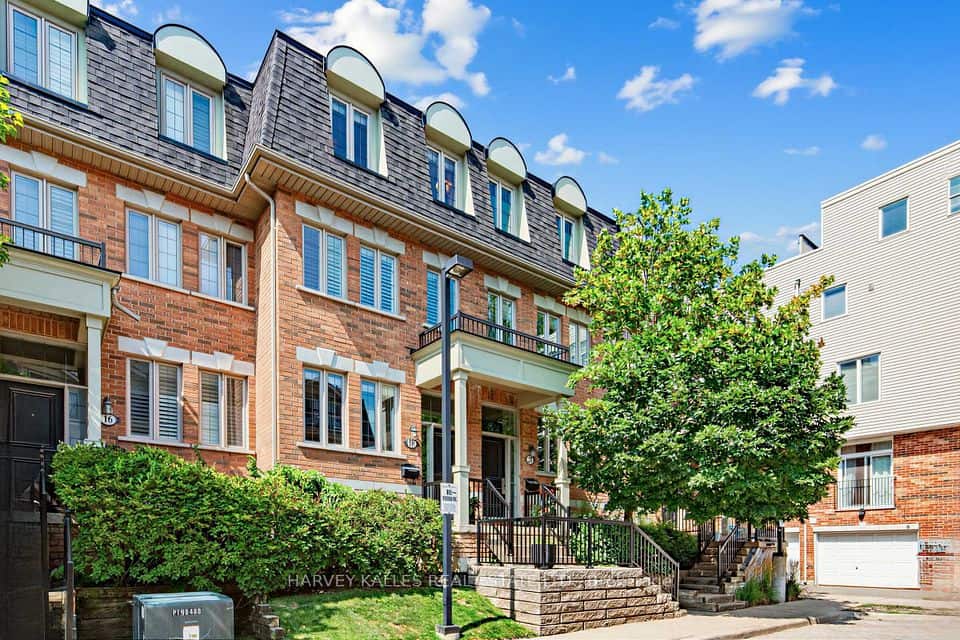 18 Sargent Lane, Toronto