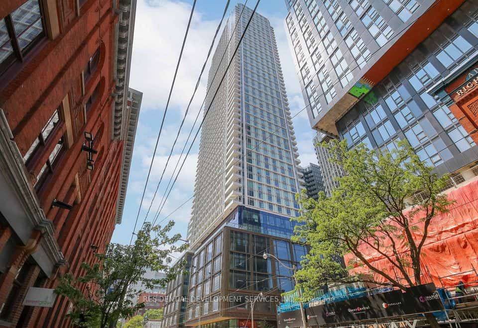 88 Queen Street #3703, Toronto, ON M5C 0B6