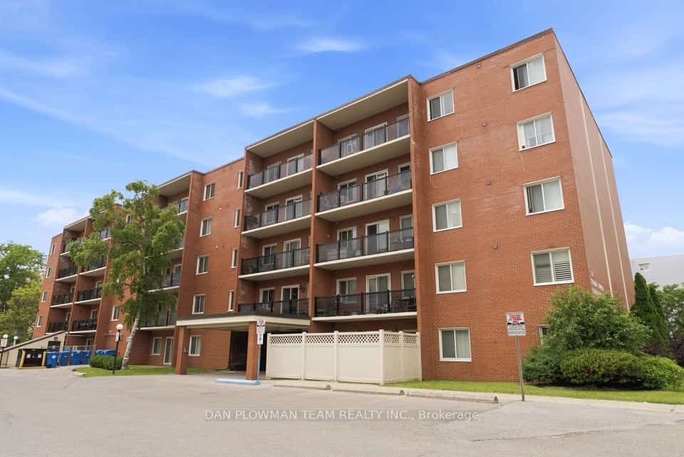 131 Taunton Road E #204, Oshawa, ON L1G 3T8