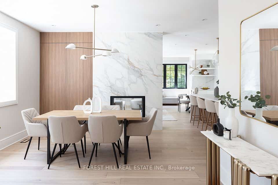 52 Roxborough Drive, Toronto, ON M4W 1X1