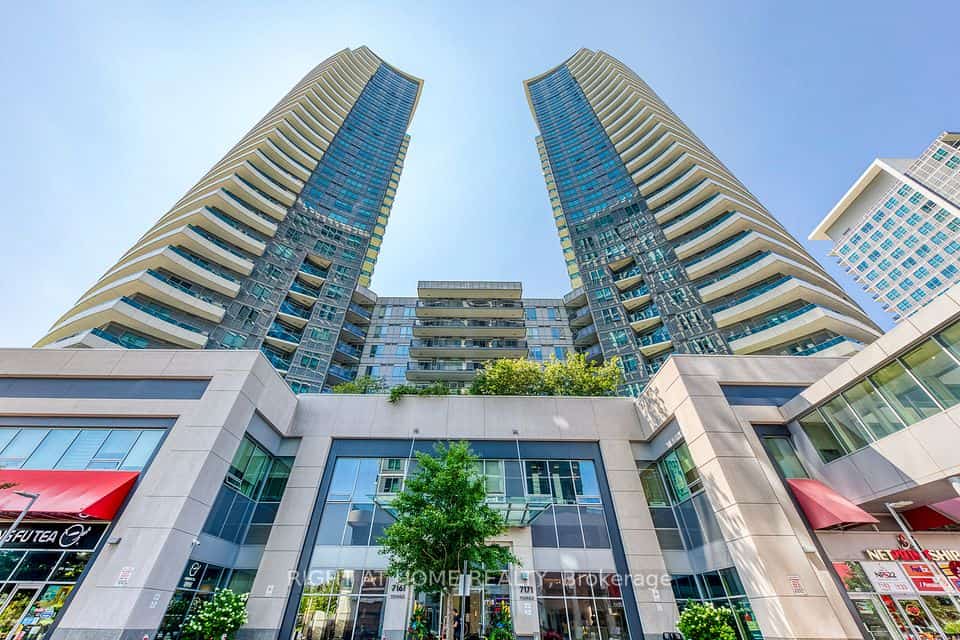 7171 Yonge Street #2415, Markham, ON L3T 0C5
