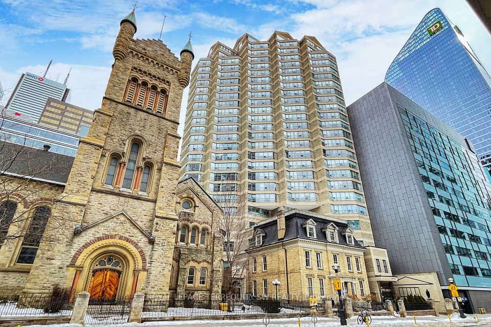 71 Simcoe Street #2001, Toronto, ON M5J 2S9