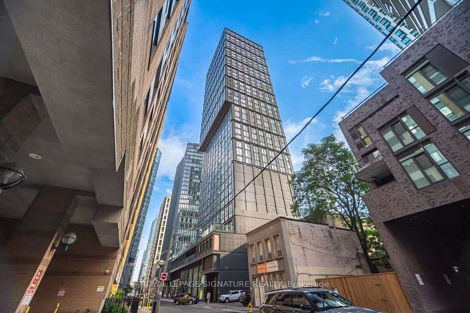 82 Dalhousie Street #3815, Toronto, ON M5B 0C5