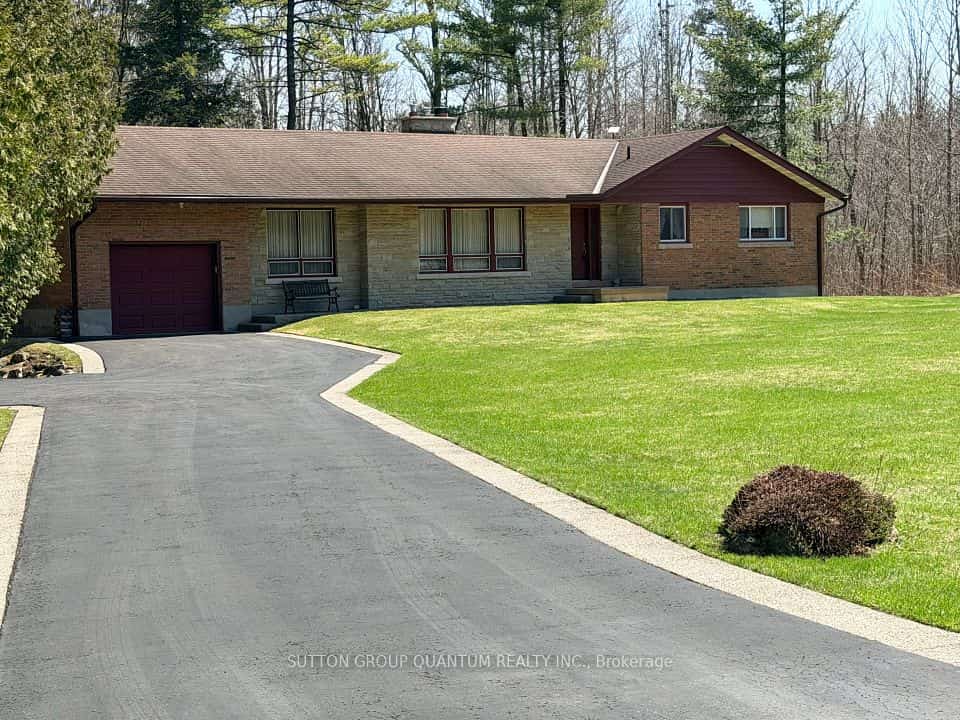506 11th Concession Road E, Hamilton, ON L8B 1J1