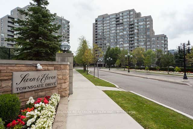 11 Townsgate Drive #107, Vaughan, ON L4J 8G4