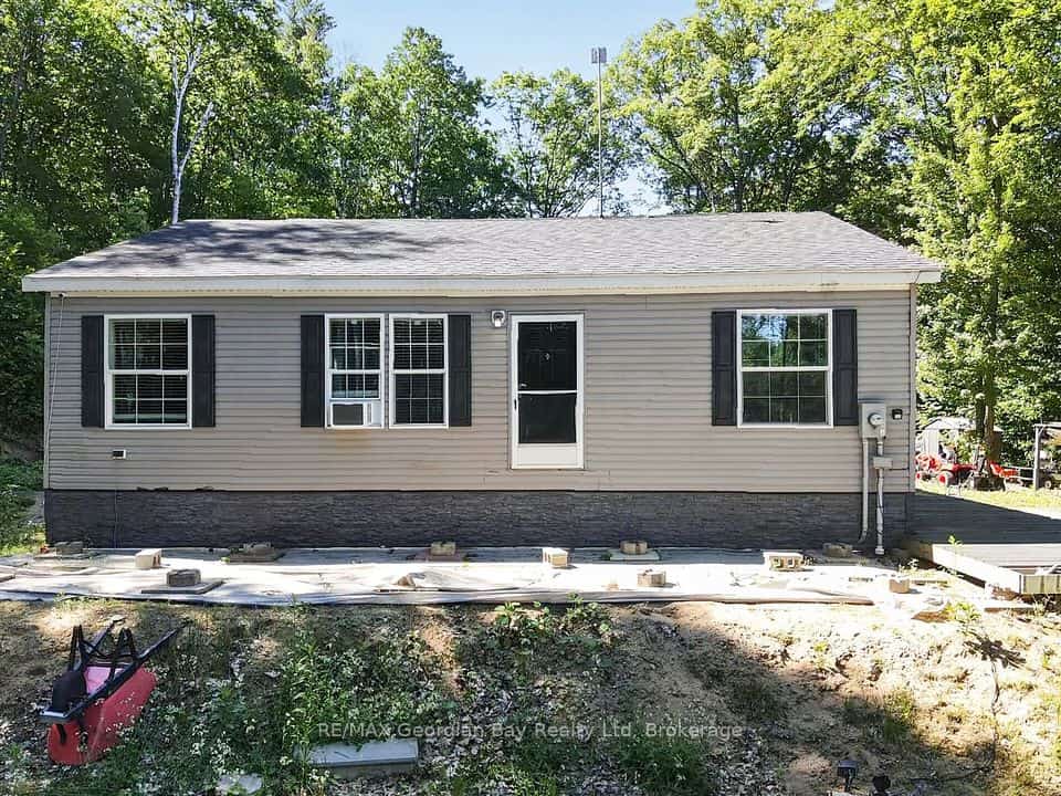 927 Vindin Street, Midland, ON L4R 4L9