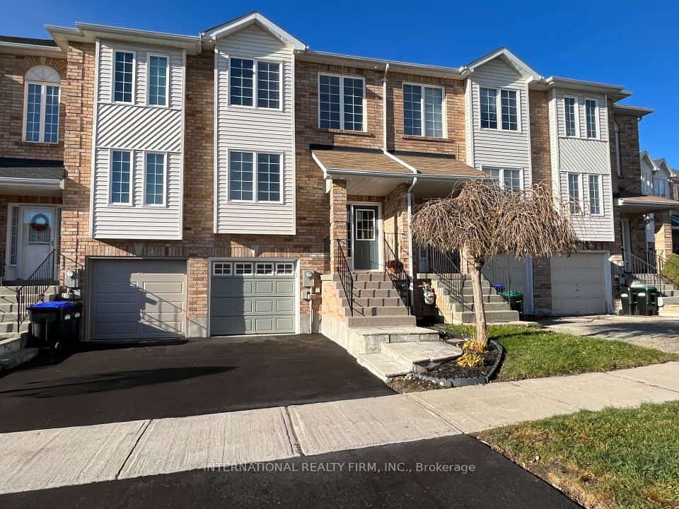 44 Natale Court, Bradford West Gwillimbury, ON L3Z 3B1
