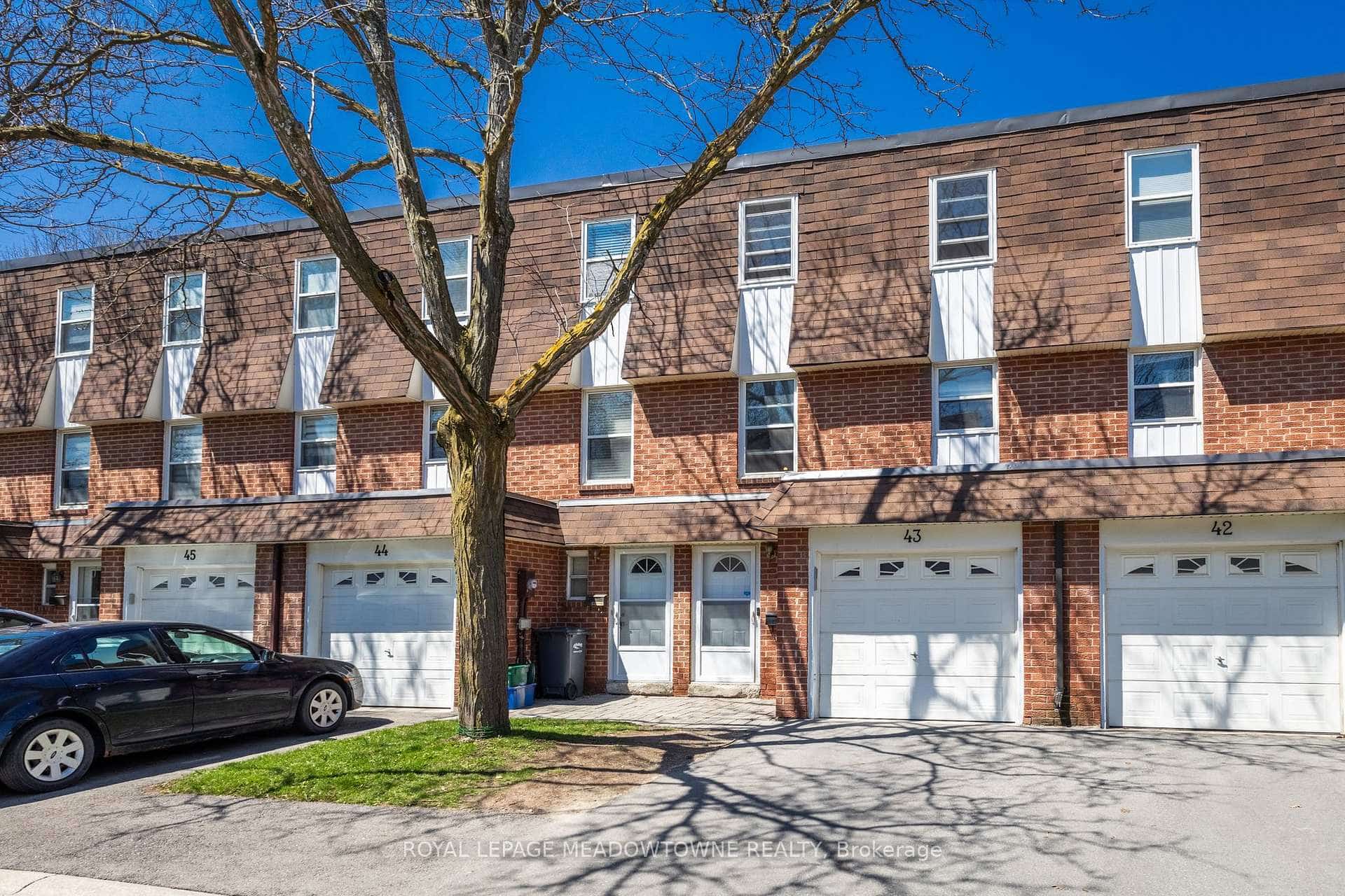 235 Bronte Street #43, Milton, ON L9T 3V8