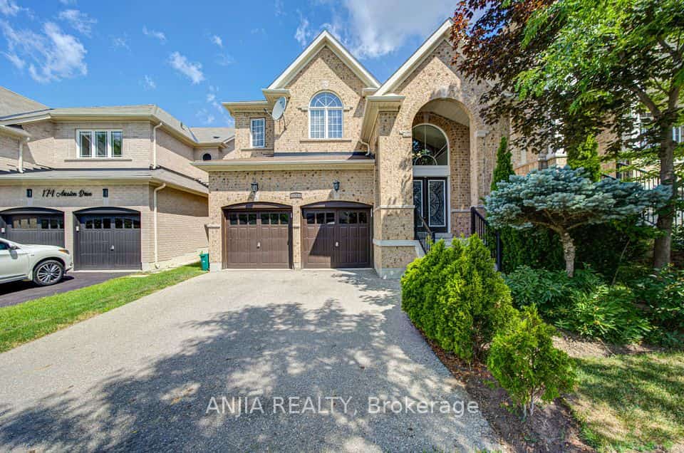 170 Ascalon Drive, Vaughan, ON L6A 0M8