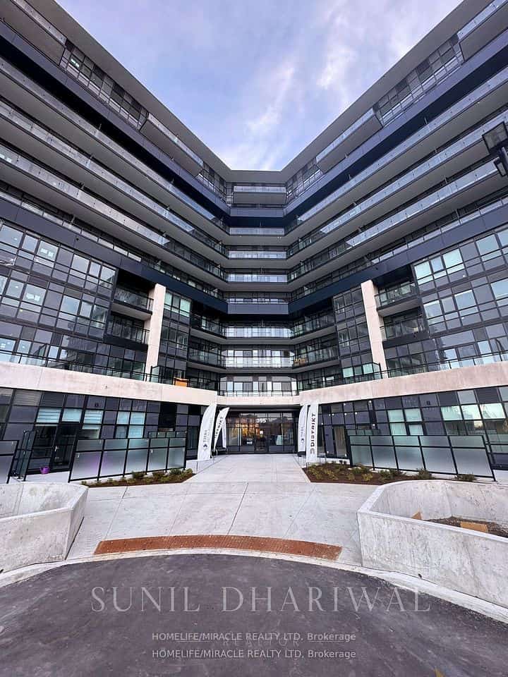 395 Dundas Street #122, Oakville, ON L6M 5R8