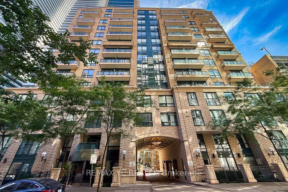 35 Hayden Street #1204, Toronto, ON M4Y 3C3