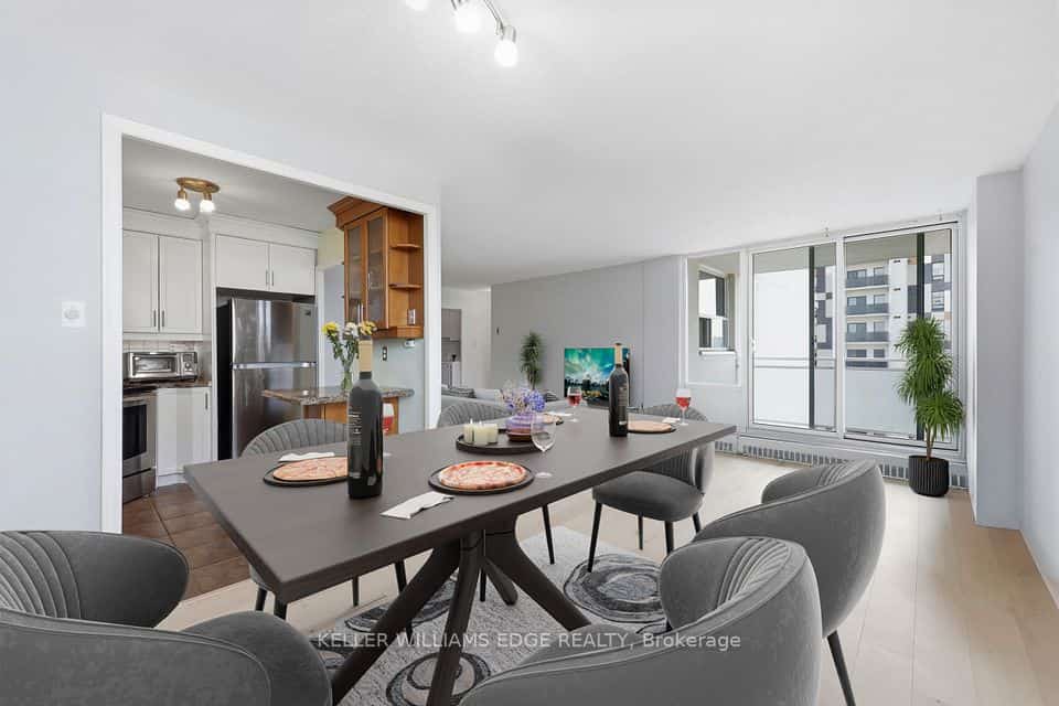 2345 Confederation Parkway #703, Mississauga, ON L5B 2H3