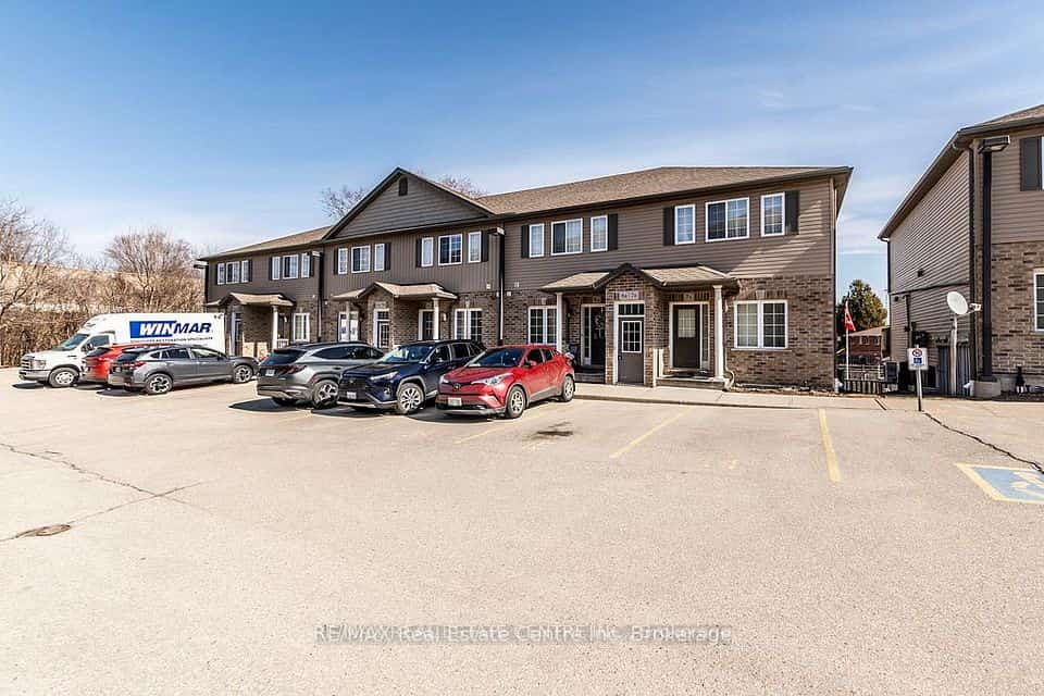 38 Howe Drive #8B, Kitchener, ON N2E 0E3