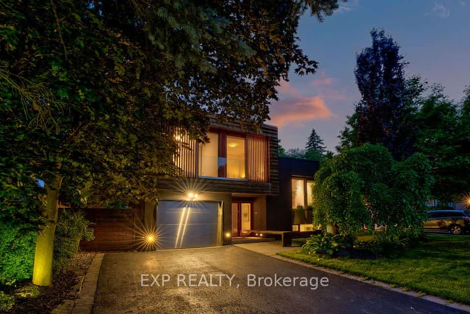 26 Richmond Drive, Brampton, ON L6W 2E9