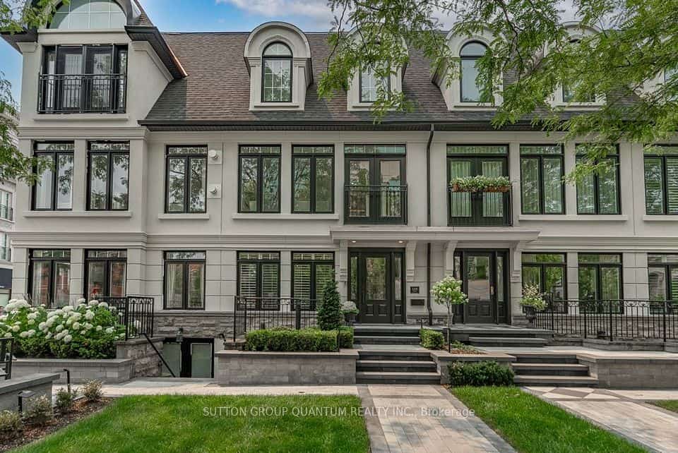 146 Reynolds Street, Oakville, ON L6J 3K9