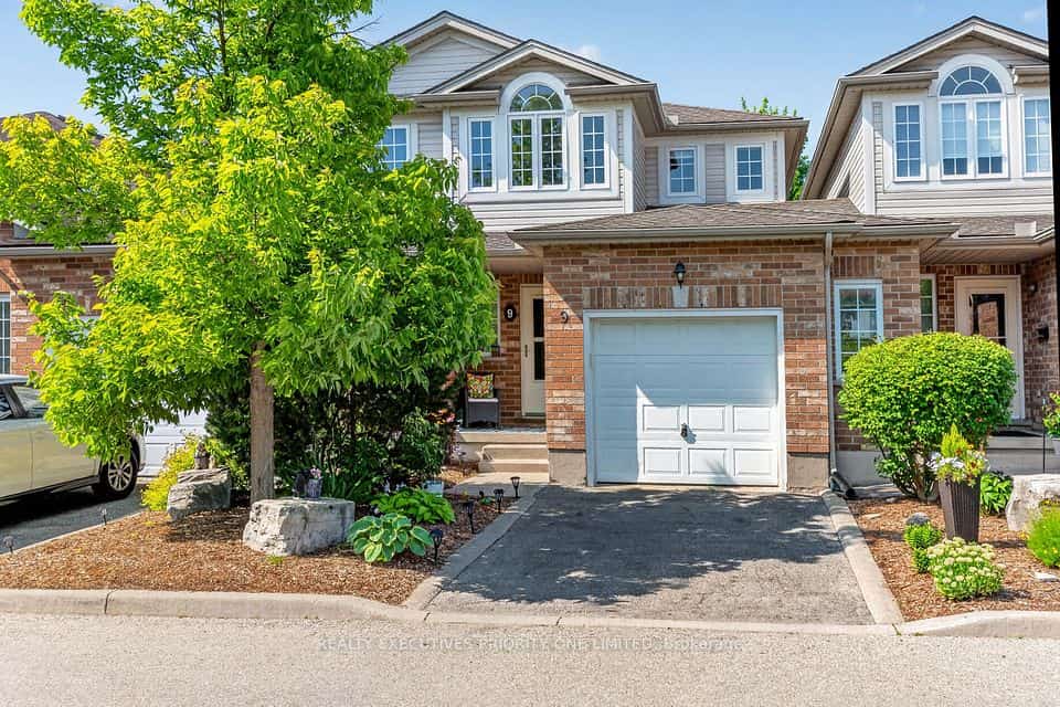 37 Bond Court #9, Guelph, ON N1H 8P3