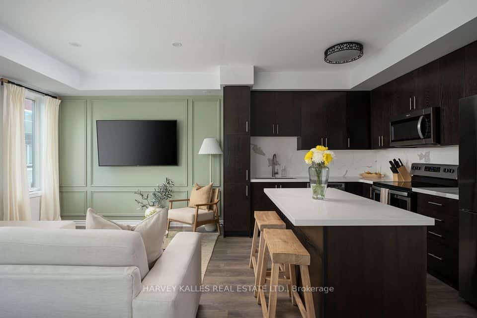 85 Eastwood Park Gardens, Toronto