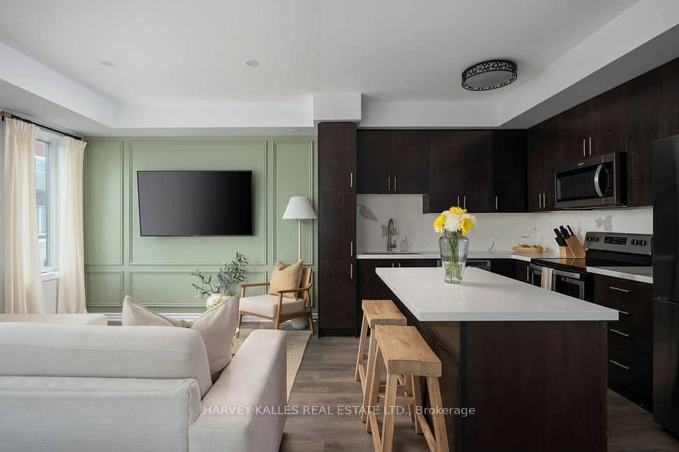 85 Eastwood Park Gardens, Toronto
