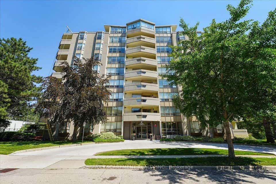 8 Village Green Boulevard #807, Hamilton, ON L8G 5B8