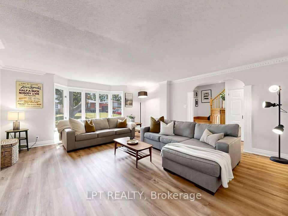 70 Roberts Crescent, Brampton, ON L6W 1G8