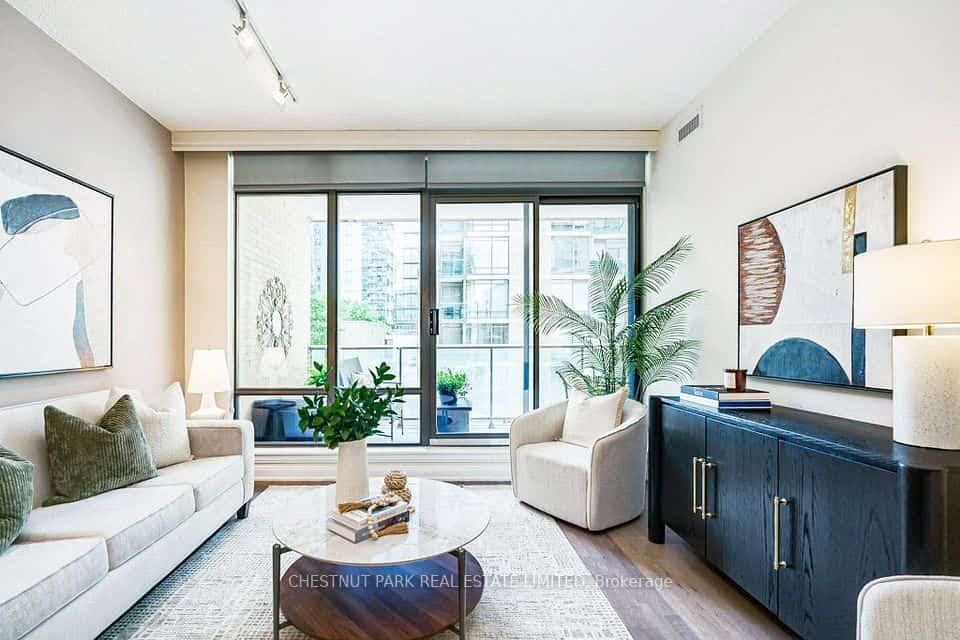 18 Yorkville, Toronto