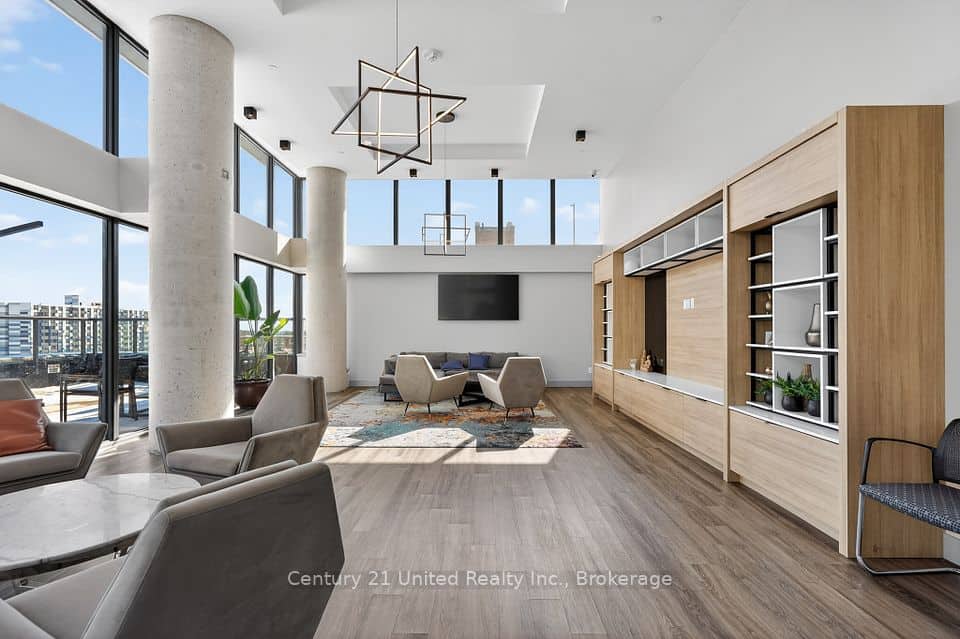 80 Bond Street E, Oshawa