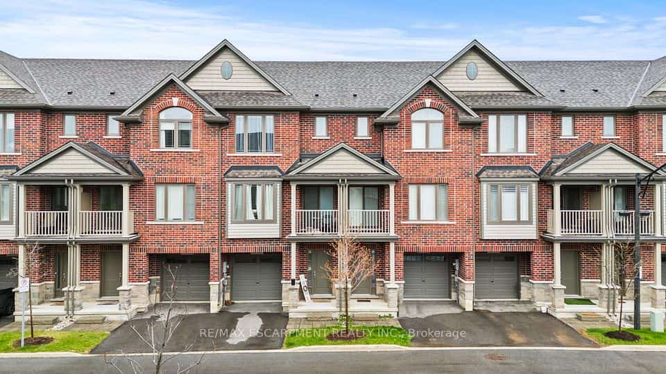 19 PICARDY Drive #4, Hamilton, ON L8J 0M7