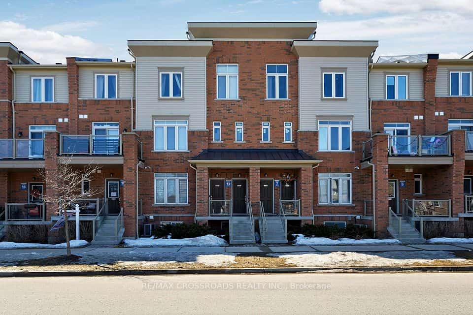 2726 William Jackson Drive #12, Pickering, ON L1X 0E6
