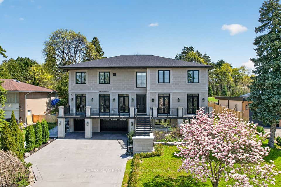 118 Laurentide Drive, Toronto, ON M3A 3E5