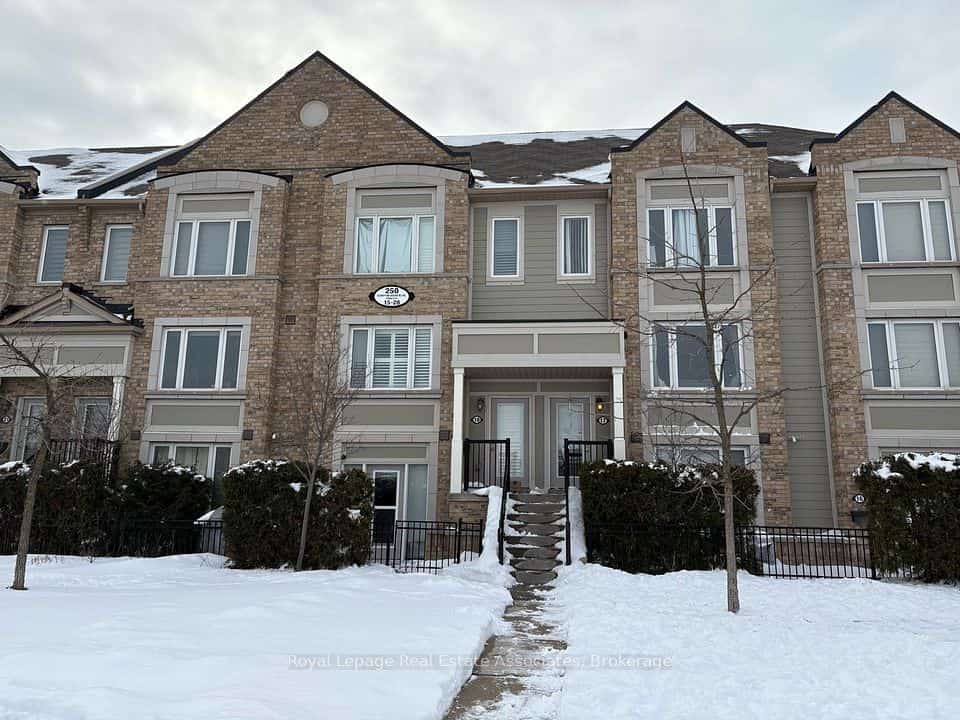 250 Sunny Meadow Boulevard #19, Brampton, ON L6R 3Y6