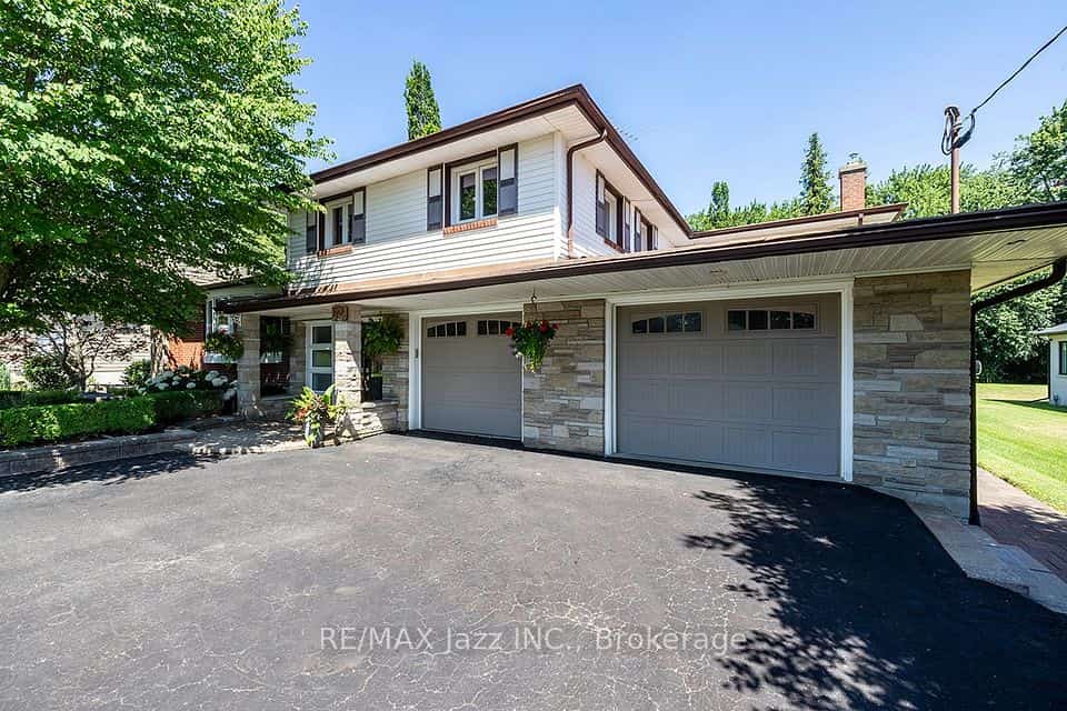 624 Roselawn Avenue, Oshawa, ON L1L 1B2