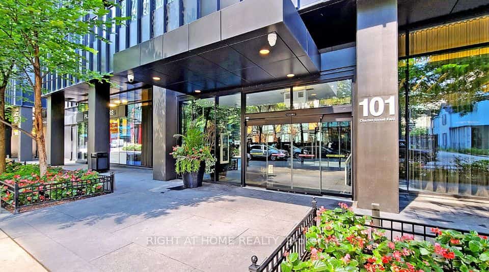 101 Charles Street E #520, Toronto, ON M4Y 0A9