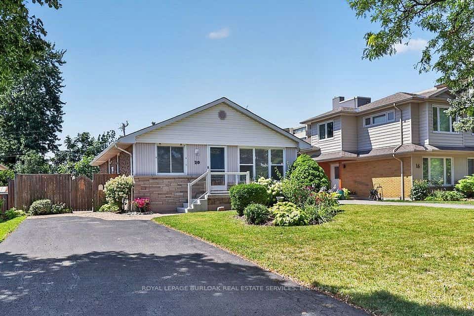 20 Cardinal Drive, Hamilton, ON L9A 4H4