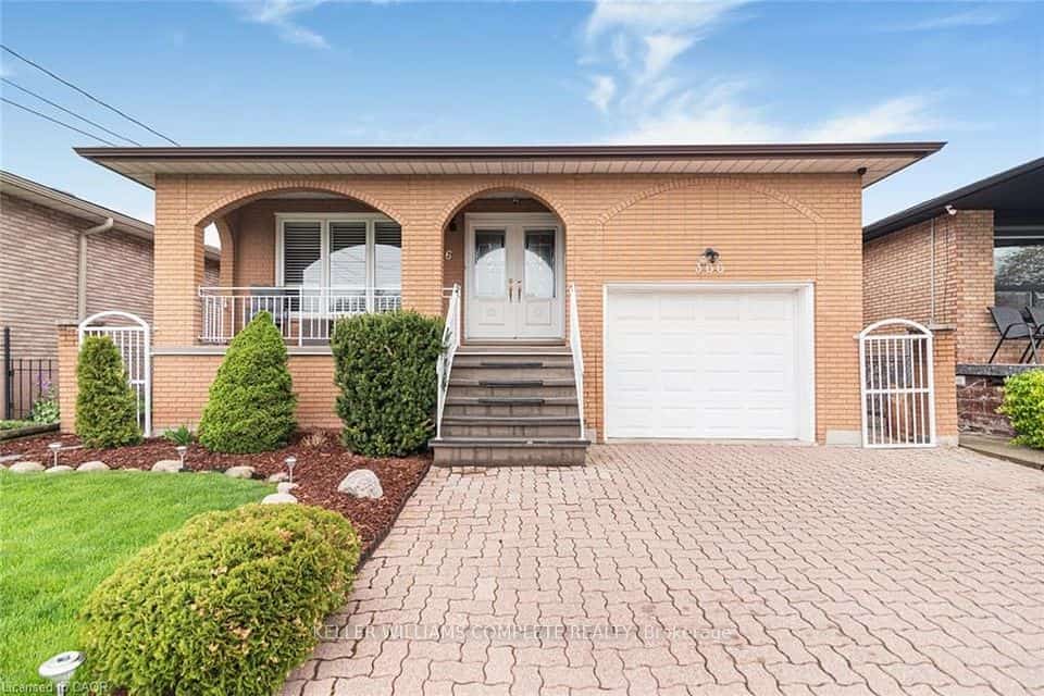 366 BERKINDALE Drive, Hamilton, ON L8E 3T8