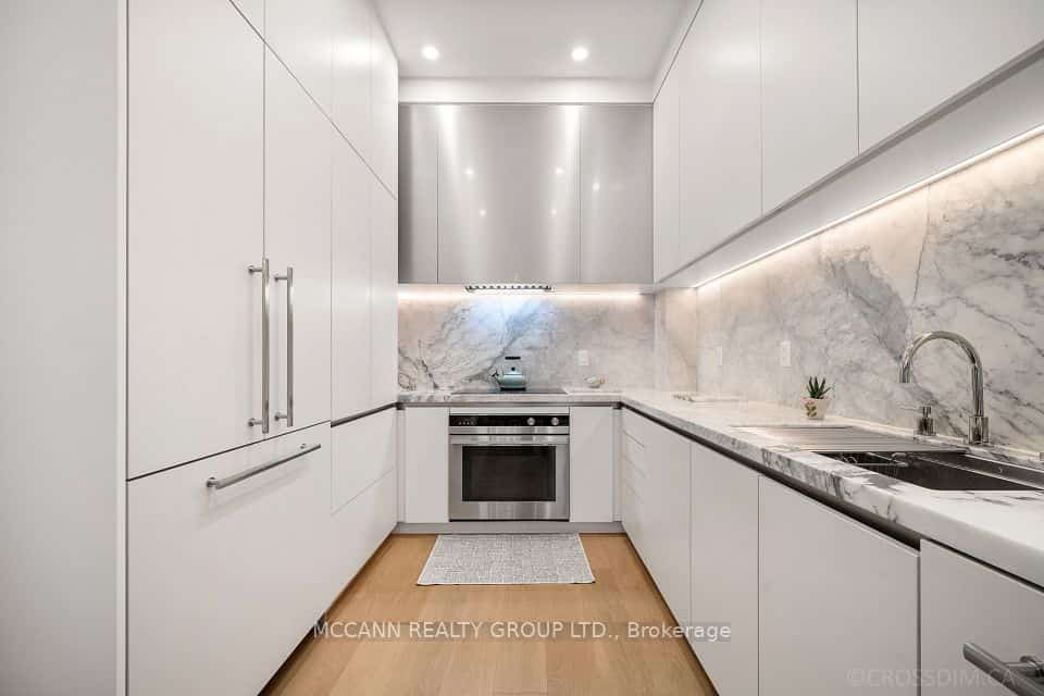 45 York Mills Road #119, Toronto, ON M2P 1B6
