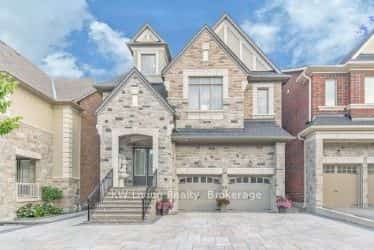 92 Giardina Crescent S, Richmond Hill, ON L4B 0G1