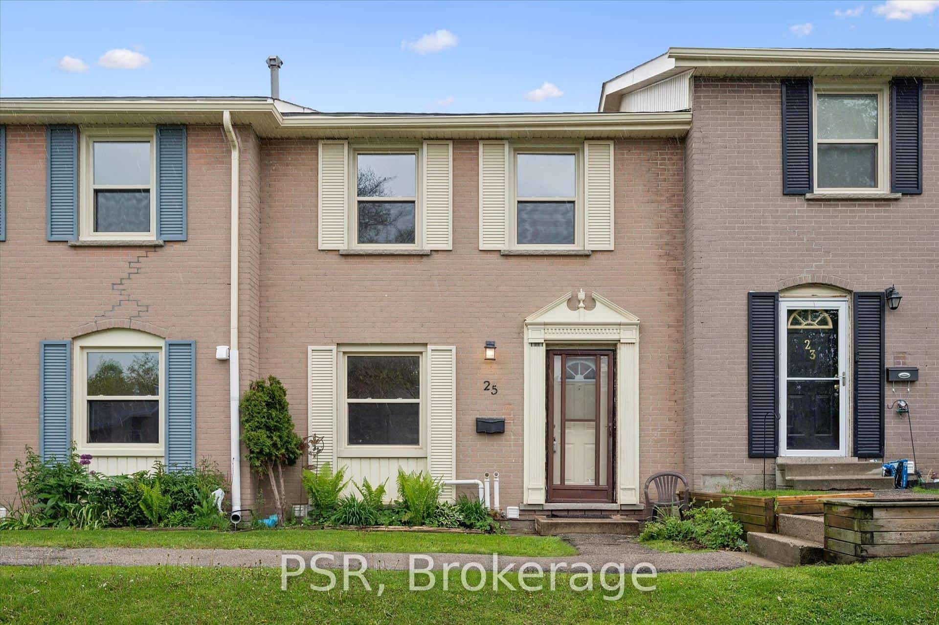 25 Queenston Drive, Kitchener, ON N2B 2T8