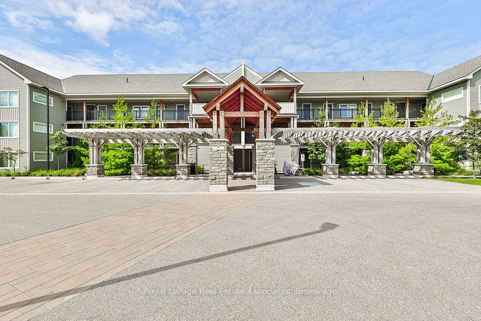 4 Anchorage Crescent #302, Collingwood, ON L9Y 0Y6