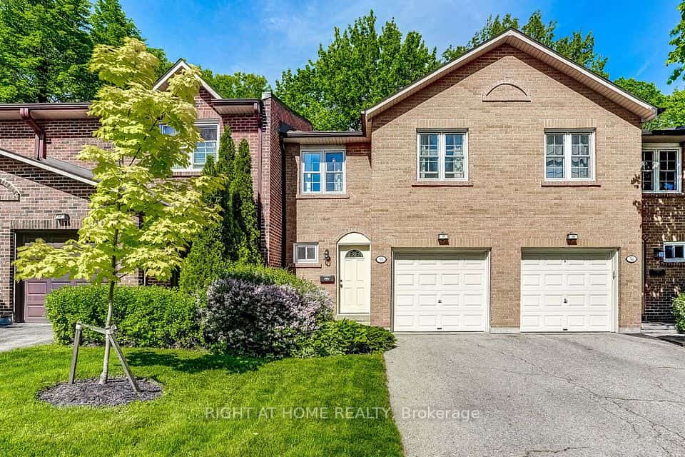 2120 Rathburn Road E #55, Mississauga, ON L4W 2S8
