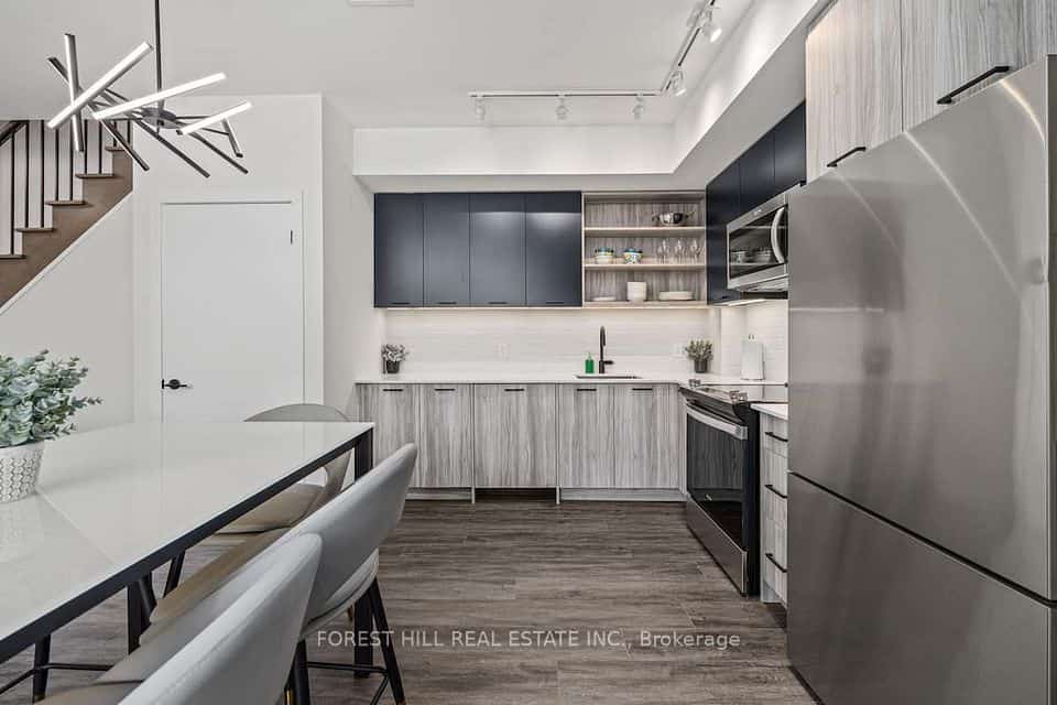2300 St Clair Avenue W #103, Toronto, ON M6N 0B3