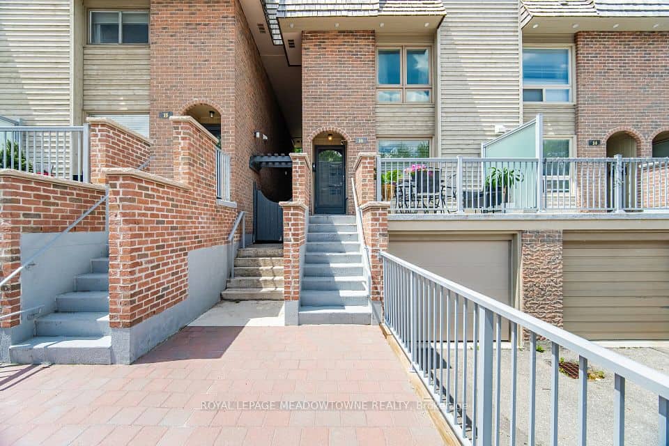 16 Dutch Myrtle Way, Toronto