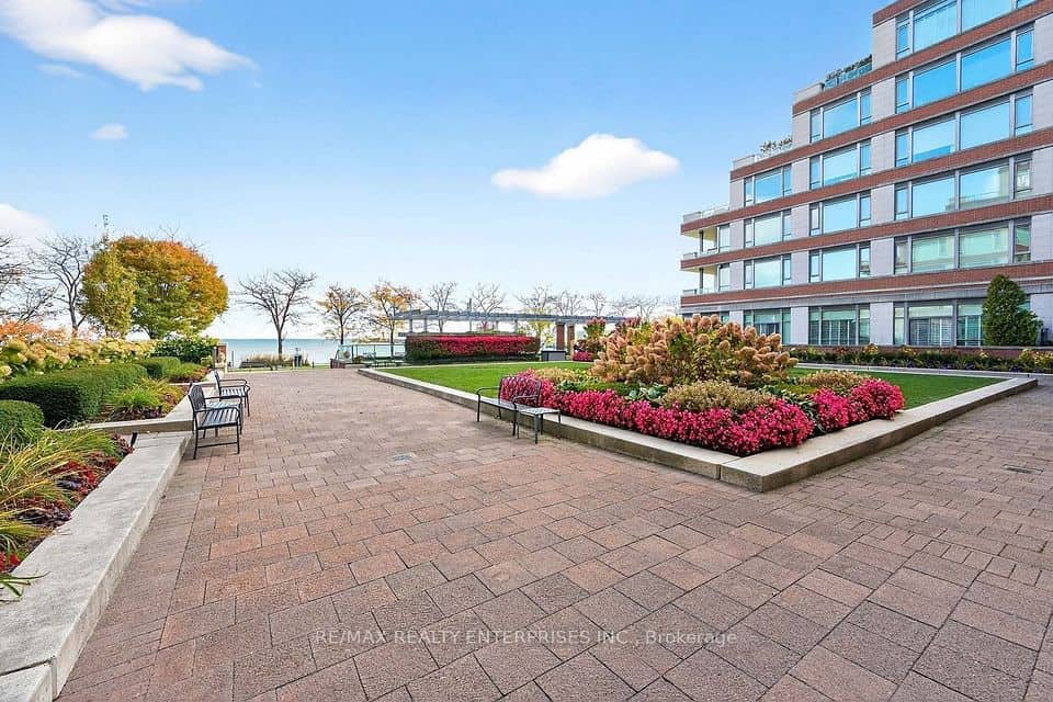 65 Port Street E, Mississauga