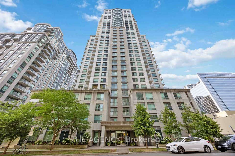 21 Hillcrest Avenue #3001, Toronto, ON M2N 7K2