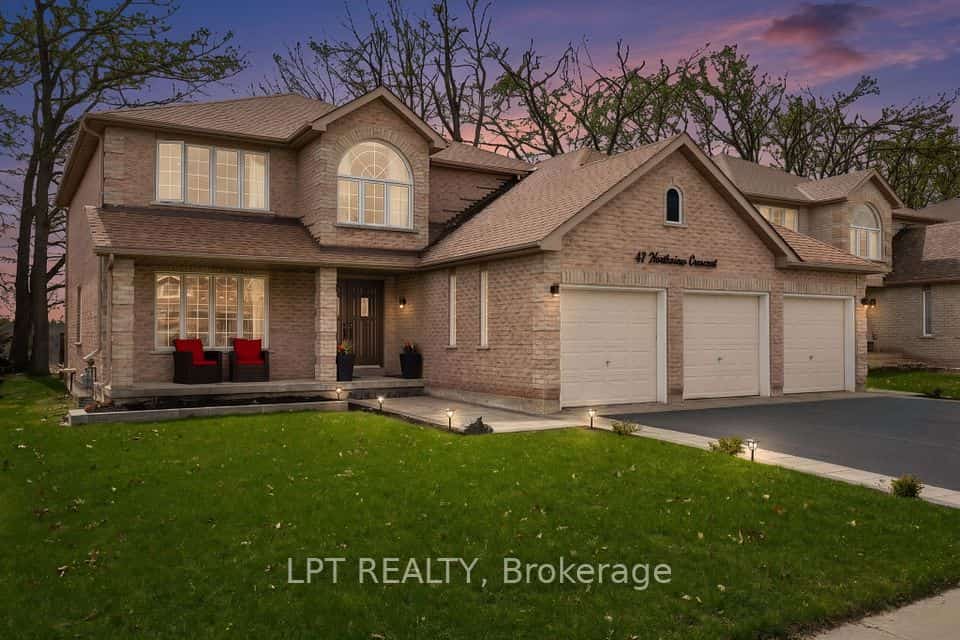 47 Northview Crescent, Barrie, ON L4N 9T4