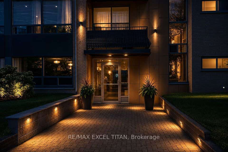 77 Erskine Avenue #308, Toronto, ON M4P 1Y5