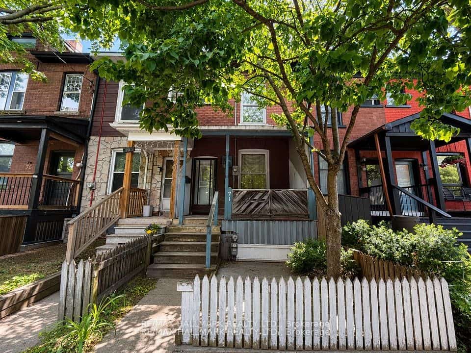 71 Boulton Avenue, Toronto, ON M4M 2J4