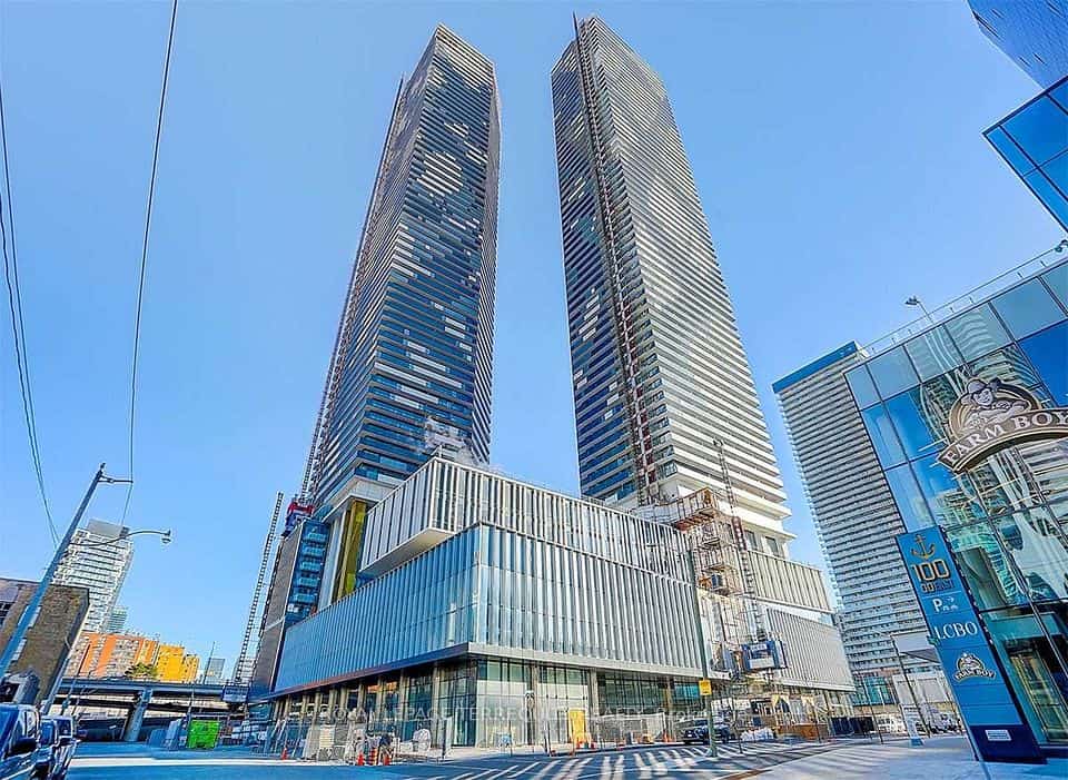 138 Downes Street #3215, Toronto, ON M2E 0E4
