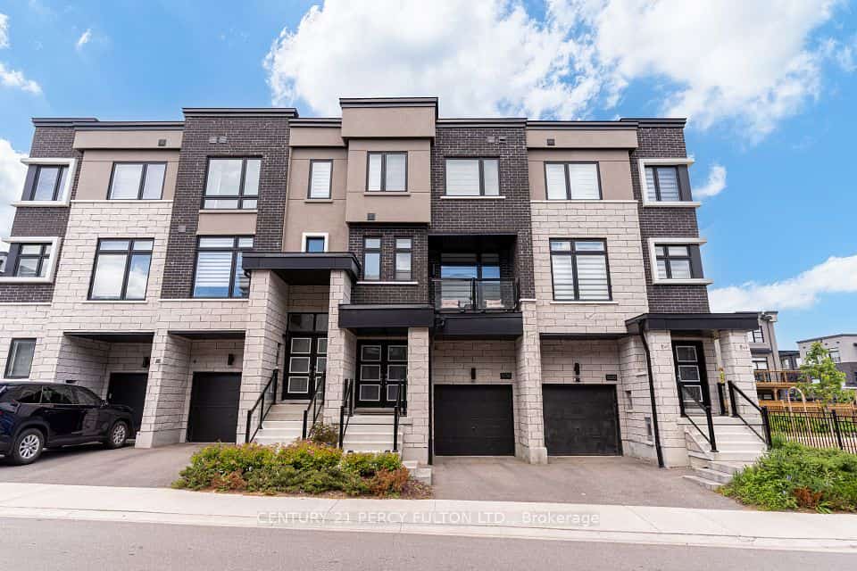 1636 Shining Star Chase, Pickering, ON L1X 0H9