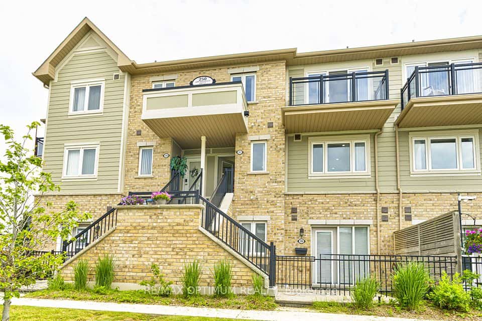 250 Sunny Meadow Boulevard #307, Brampton, ON L6R 3Y6
