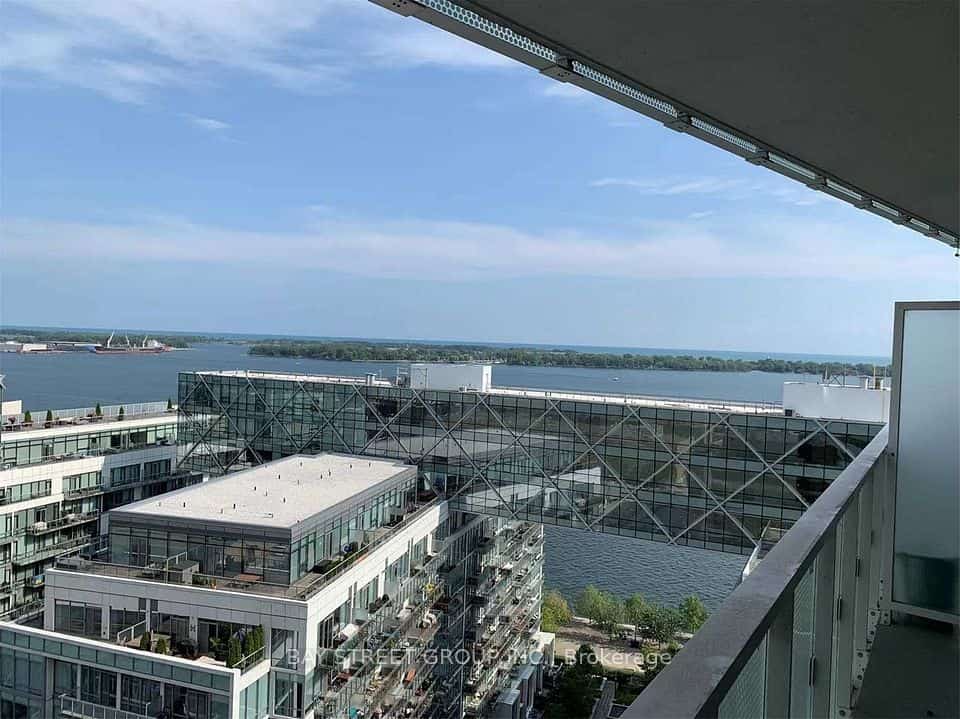 15 Queens Quay E #1810, Toronto, ON M5E 0C5